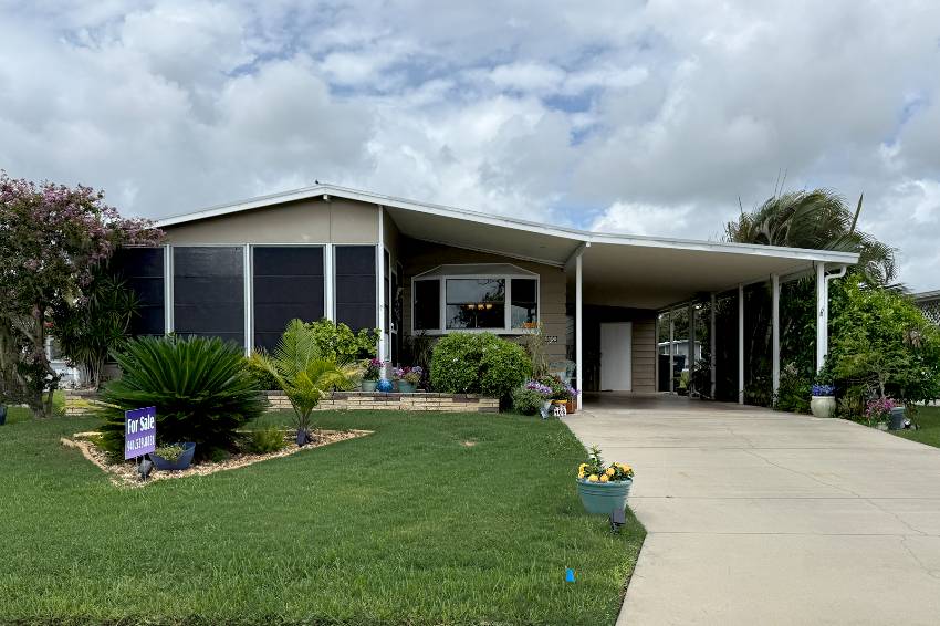 8108 Lakeview Dr N a Ellenton, FL Mobile or Manufactured Home for Sale